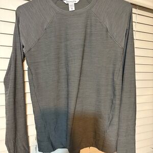 Athleta Gray soft, workout material Long Sleeve Top xxs